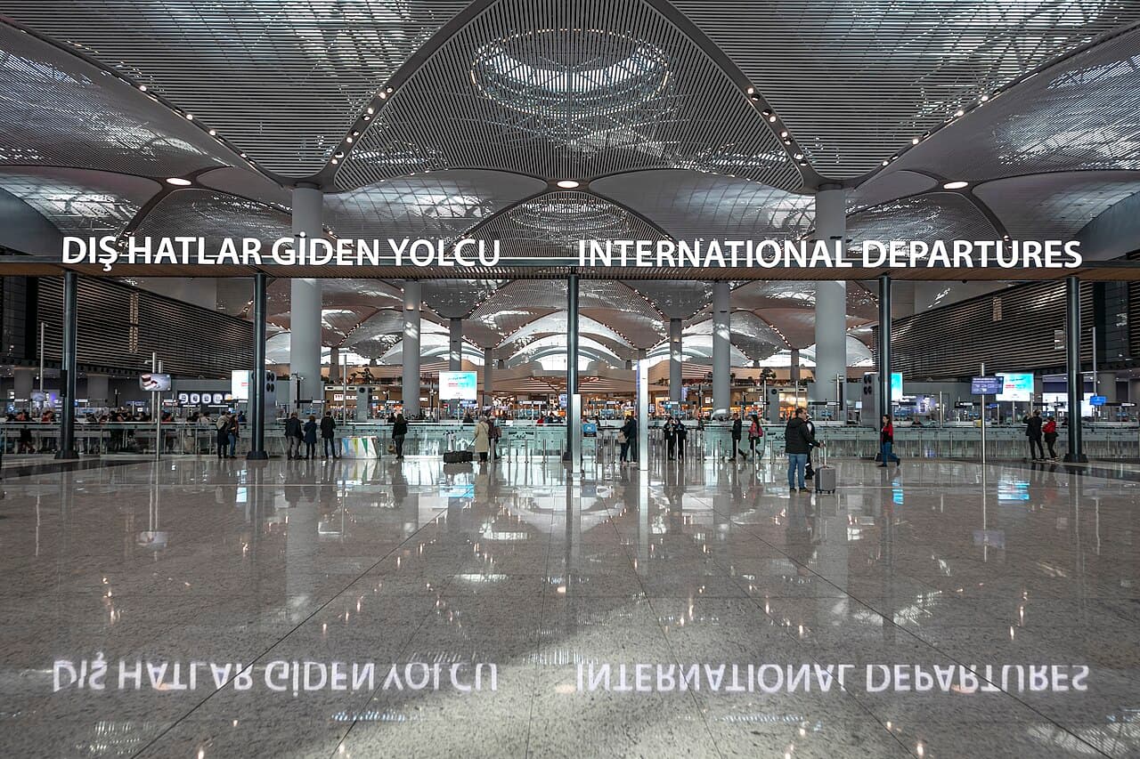 Connecting via Istanbul: How to Save on Airfare