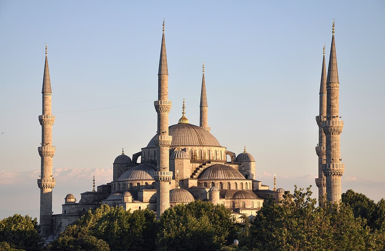Traveling During Ramadan: What to Expect in Turkey, the Gulf & Egypt