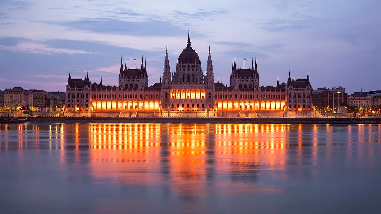 Tbilisi → Budapest: The Wizz Air home