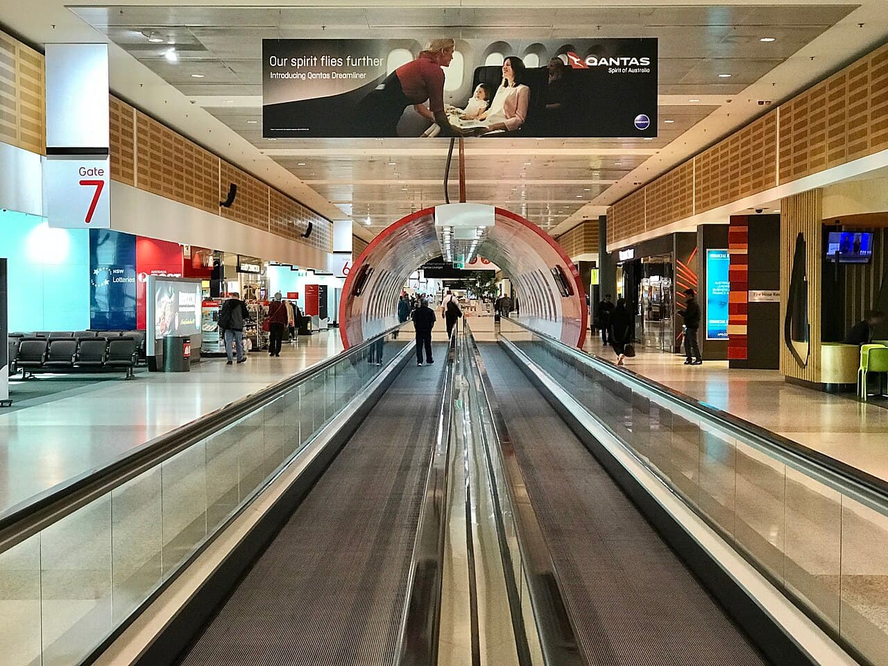 Airport Moving Walkways: How to Use Them Right