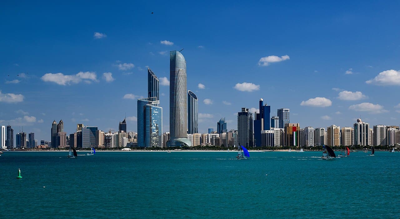 Flying via Abu Dhabi: How to Save on Tickets