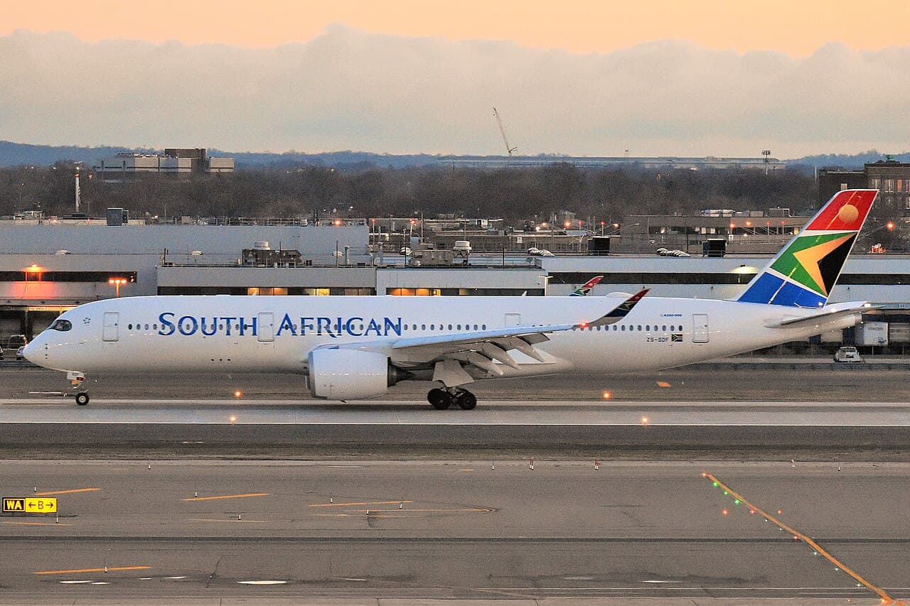 Early Morning Flights: Why They're Cheaper and How to Save