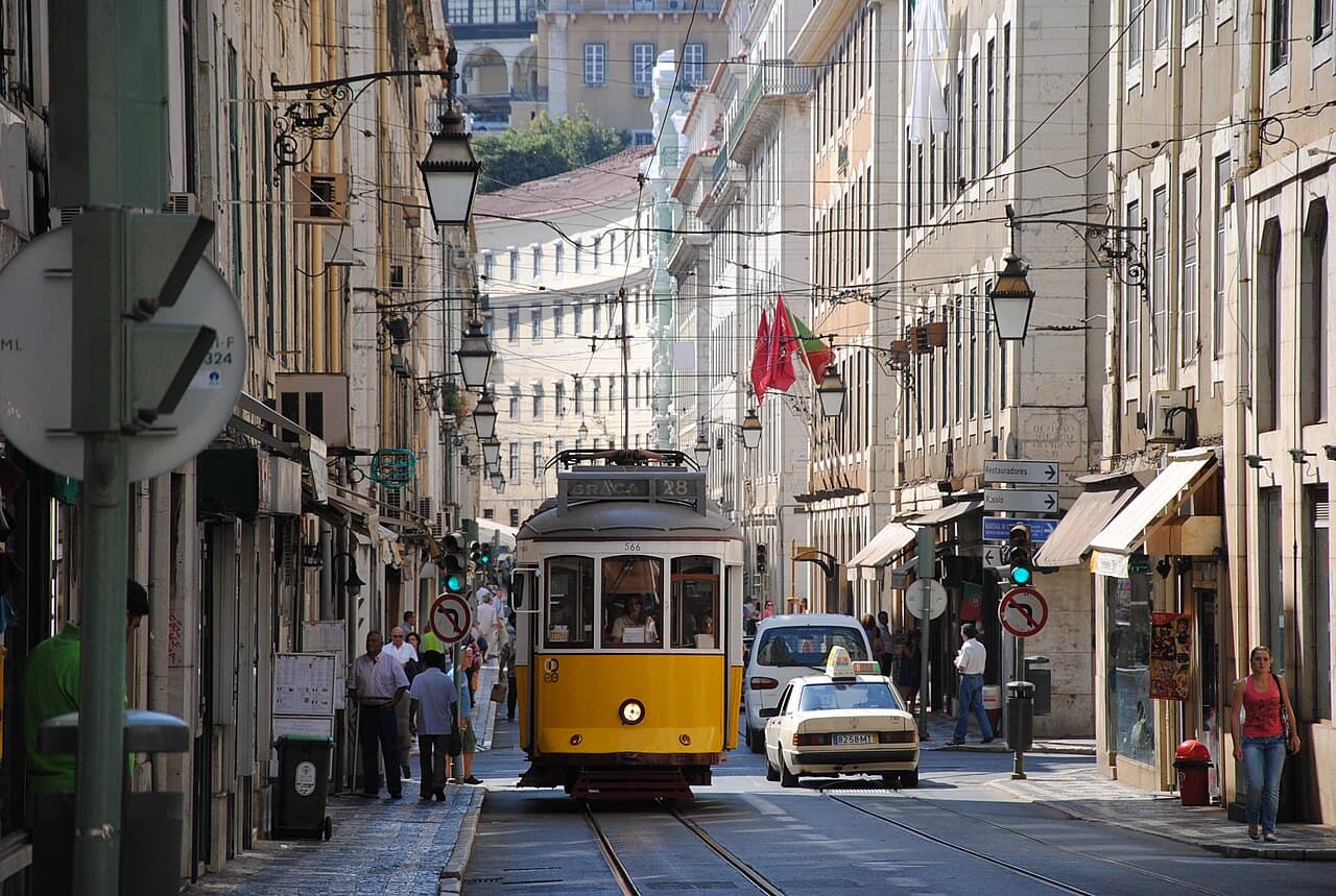 Traveling by Tram in Europe: Tickets, Routes and Rules